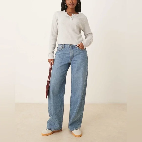 Abercrombie & Fitch Low Rise Loose Jeans Size 25 Curve Love - Picture 1 of 7